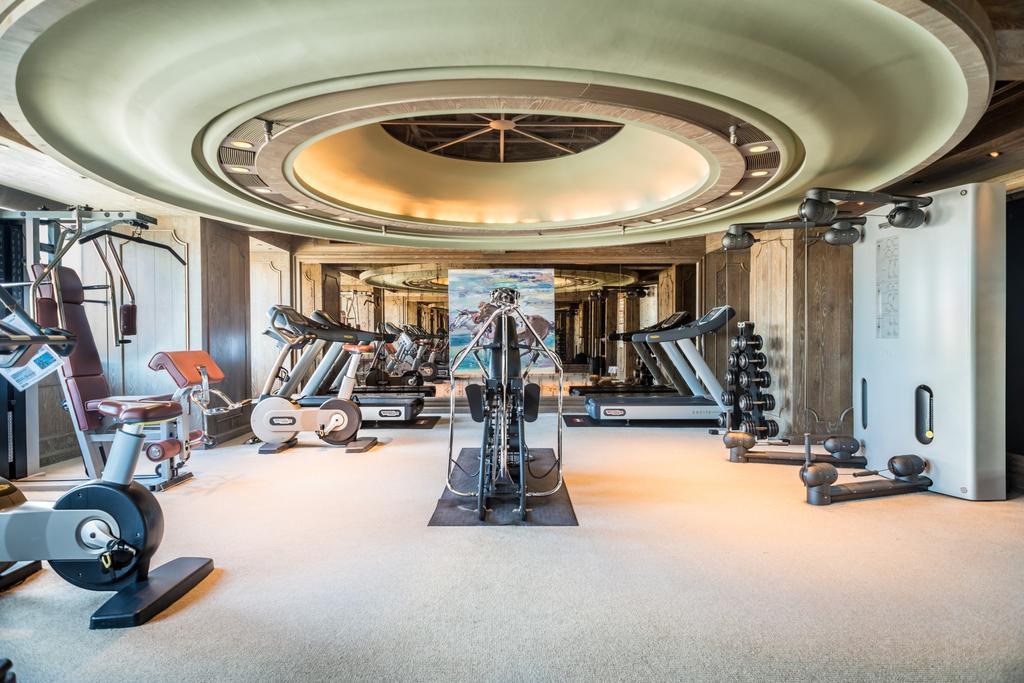 Palais De Chine Hotel Тайбэй Экстерьер фото The gym at the hotel