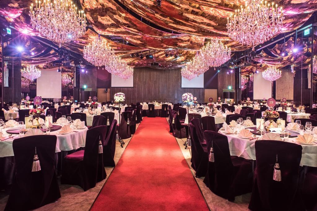Palais De Chine Hotel Тайбэй Экстерьер фото The ballroom of the hotel